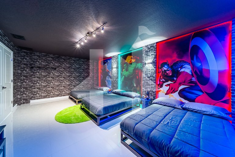 Vacation Home Near Disney, 9 bedrooms