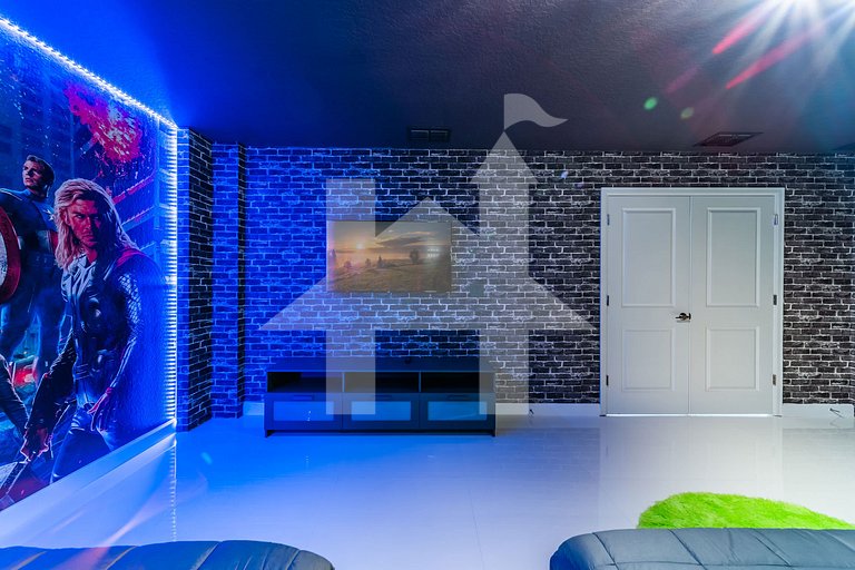 Vacation Home Near Disney, 9 bedrooms