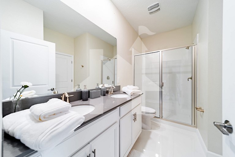 Vacation Home Near Disney, 9 bedrooms