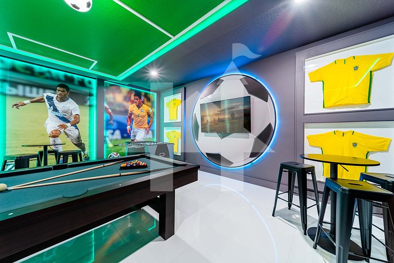 Vacation Home Near Disney, 9 bedrooms