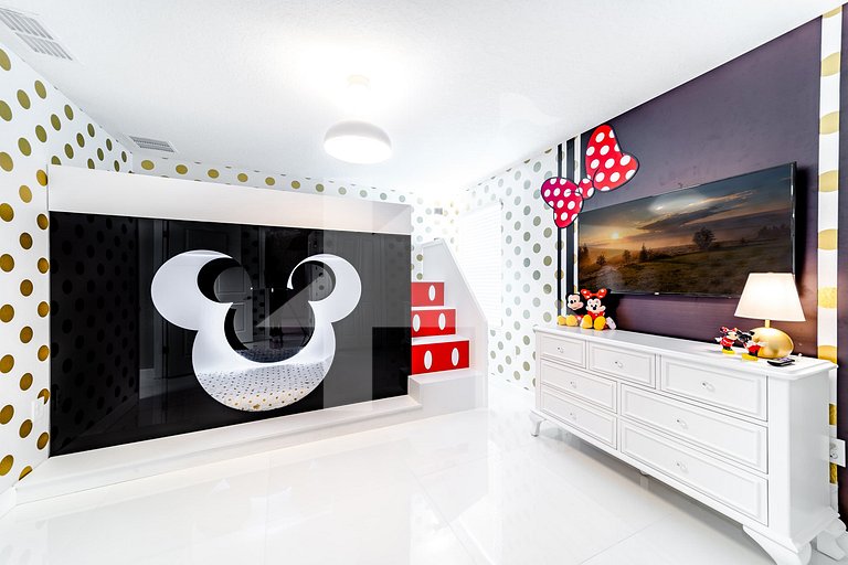 Vacation Home Near Disney, 9 bedrooms