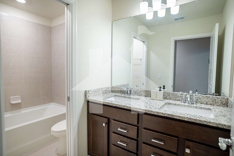 Vacation Home Near Disney, 10 bedrooms