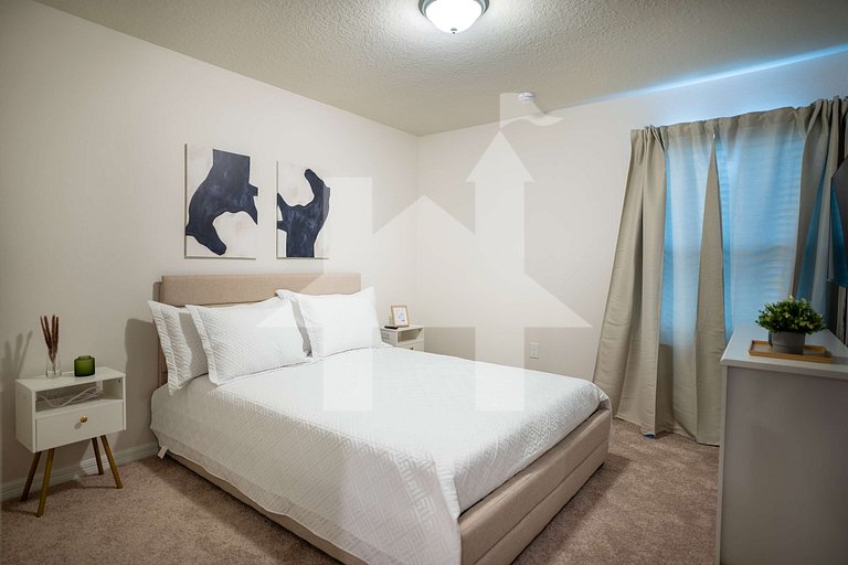 Vacation Home Near Disney, 10 bedrooms