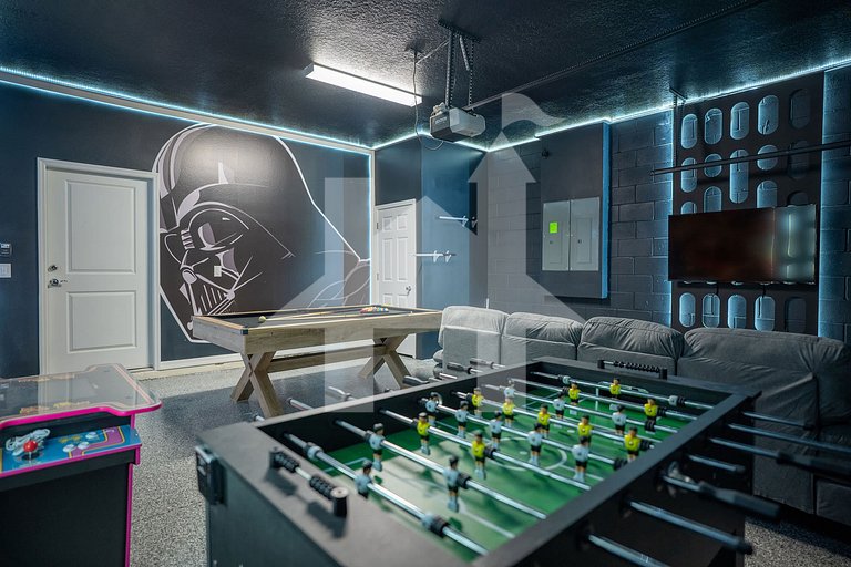 Vacation Home Near Disney, 10 bedrooms