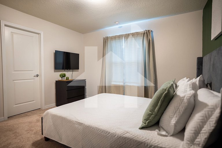 Vacation Home Near Disney, 10 bedrooms