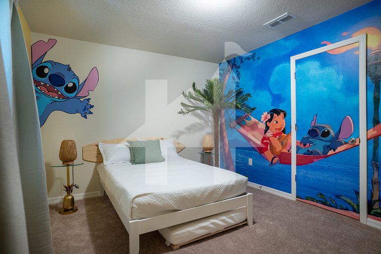 Vacation Home Near Disney, 10 bedrooms