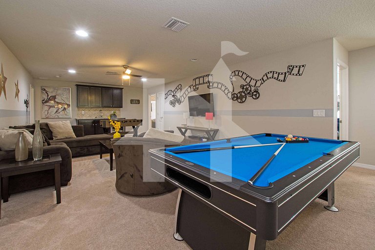 Vacation Home Near Disney, 8 bedrooms