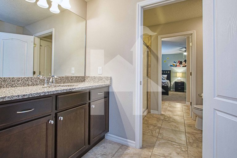 Vacation Home Near Disney, 8 bedrooms