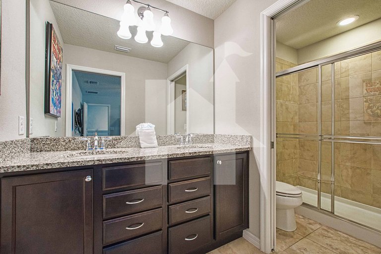 Vacation Home Near Disney, 8 bedrooms