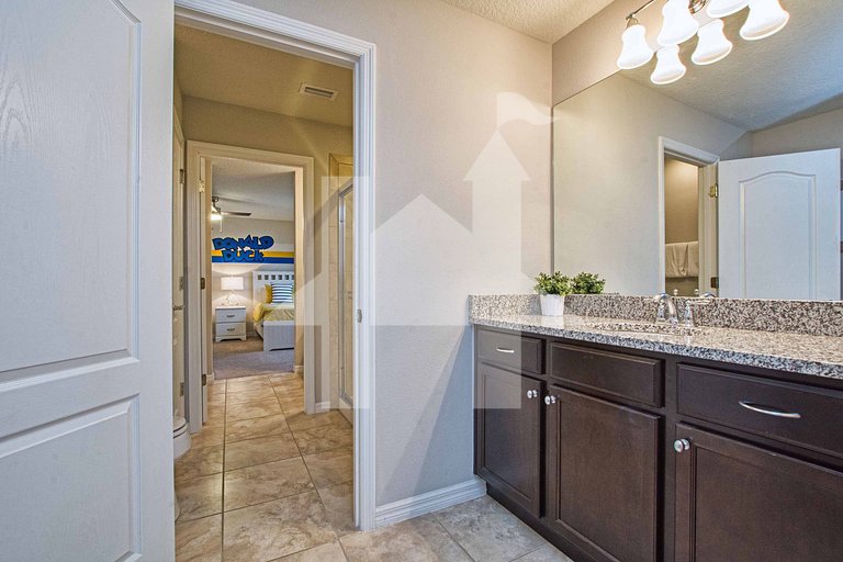 Vacation Home Near Disney, 8 bedrooms