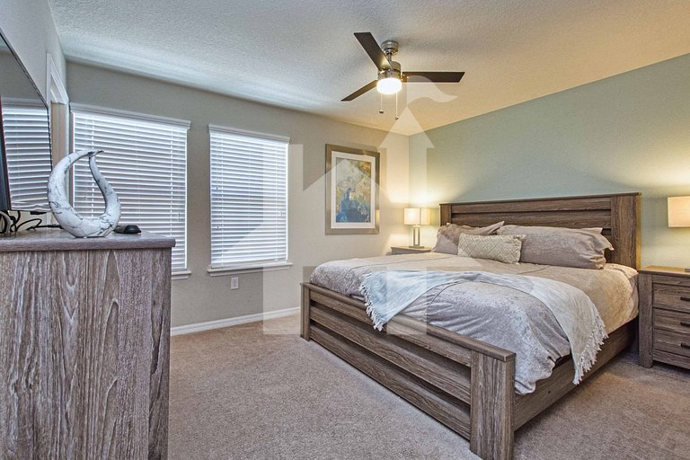 Vacation Home Near Disney, 8 bedrooms