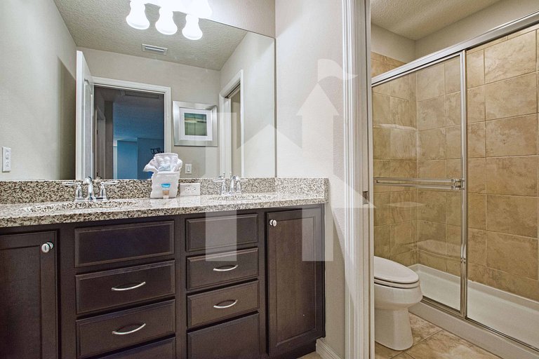 Vacation Home Near Disney, 8 bedrooms