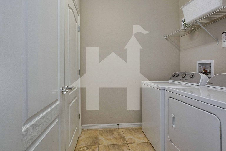 Vacation Home Near Disney, 8 bedrooms