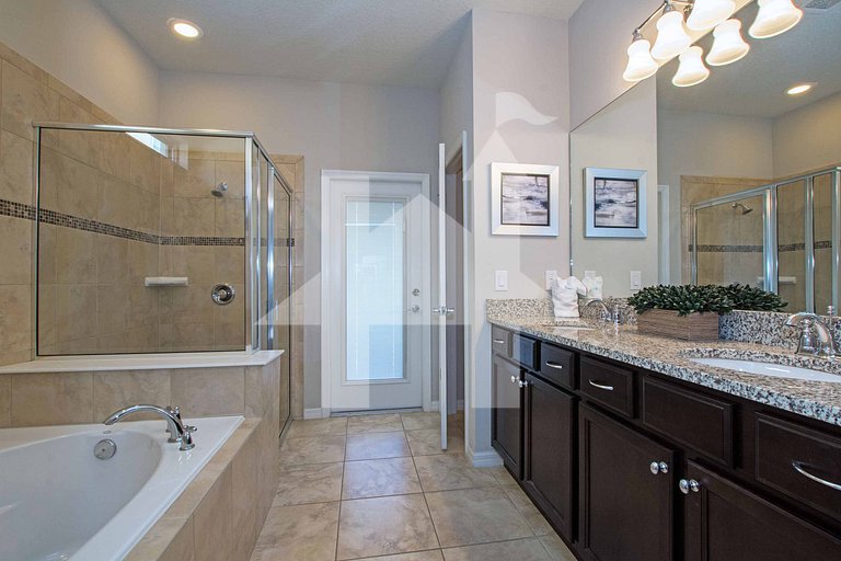 Vacation Home Near Disney, 8 bedrooms