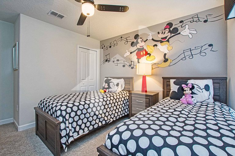 Vacation Home Near Disney, 7 bedrooms