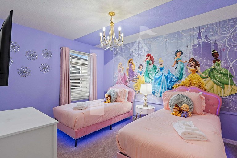 Vacation Home Near Disney, 7 bedrooms