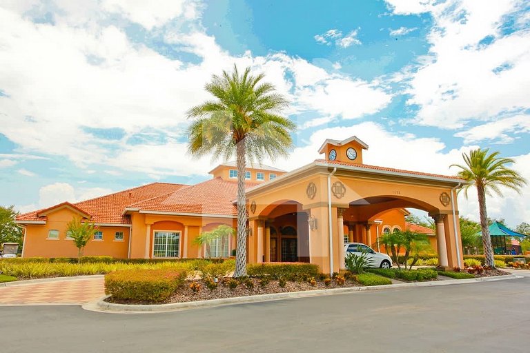 Vacation Home Near Disney, 6 bedrooms