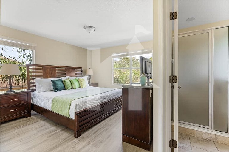 Vacation Home Near Disney, 6 bedrooms