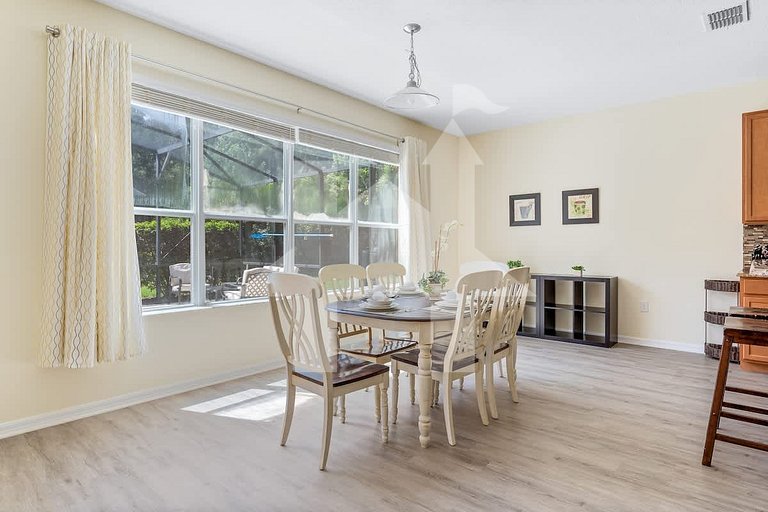 Vacation Home Near Disney, 6 bedrooms