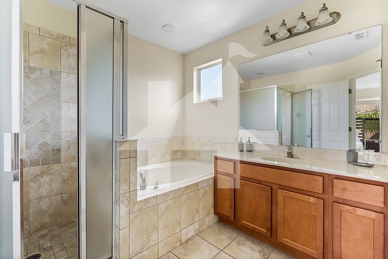 Vacation Home Near Disney, 6 bedrooms