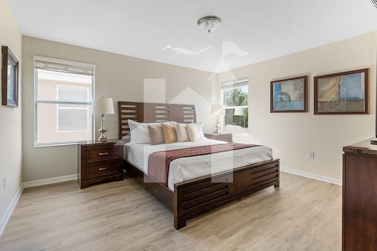 Vacation Home Near Disney, 6 bedrooms