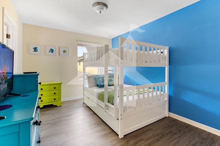 Vacation Home Near Disney, 6 bedrooms