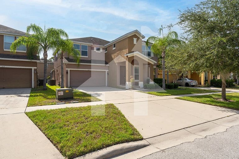 Vacation Home Near Disney, 6 bedrooms