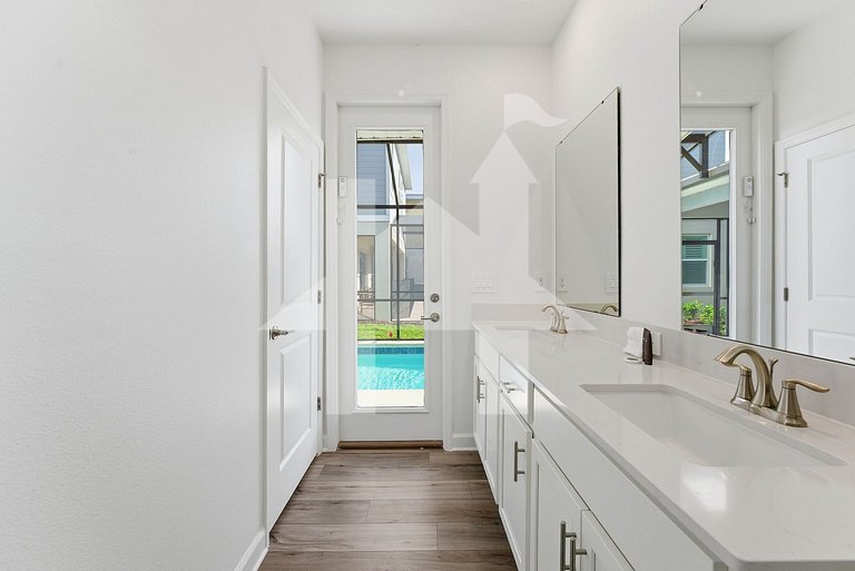 Vacation Home Near Disney, 5 bedrooms