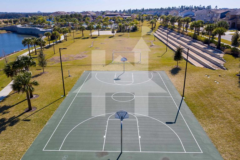 Vacation Home Near Disney, 5 bedrooms