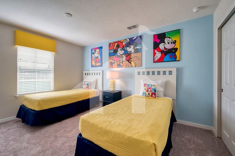 Vacation Home Near Disney, 5 bedrooms