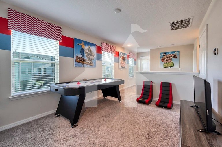 Vacation Home Near Disney, 5 bedrooms