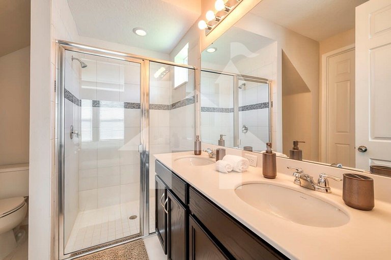 Vacation Home Near Disney, 5 bedrooms