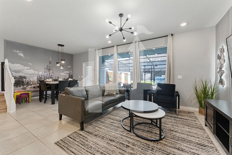 Vacation Home Near Disney, 5 bedrooms