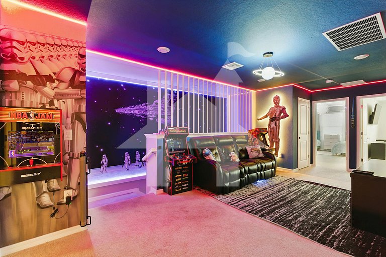 Vacation Home Near Disney, 5 bedrooms