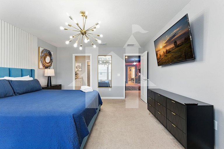 Vacation Home Near Disney, 5 bedrooms