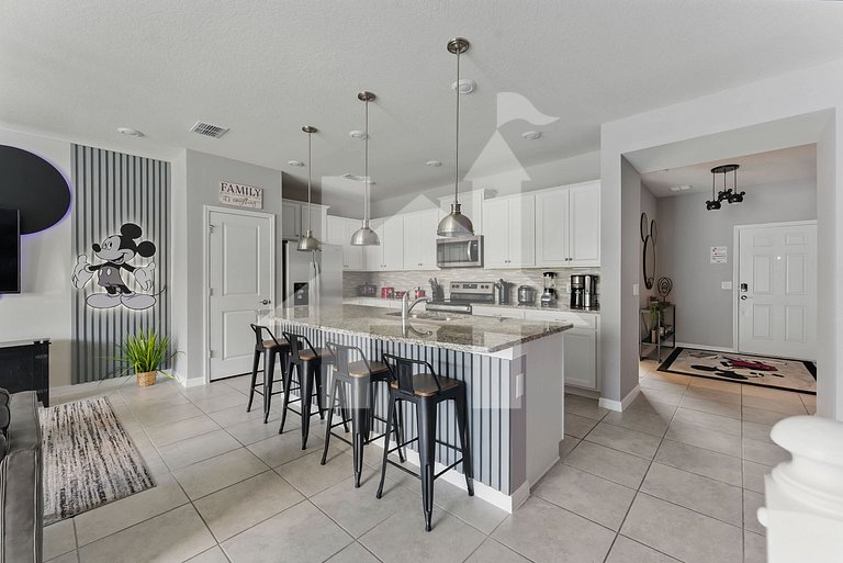 Vacation Home Near Disney, 5 bedrooms