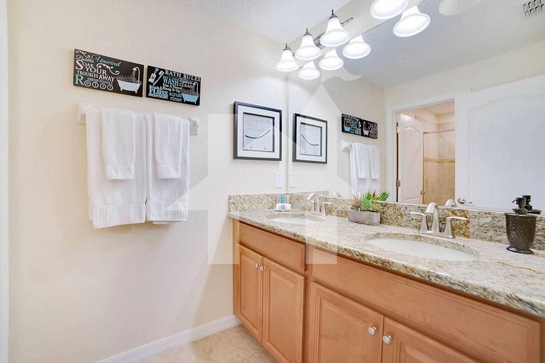 Vacation Home Near Disney, 4 bedrooms