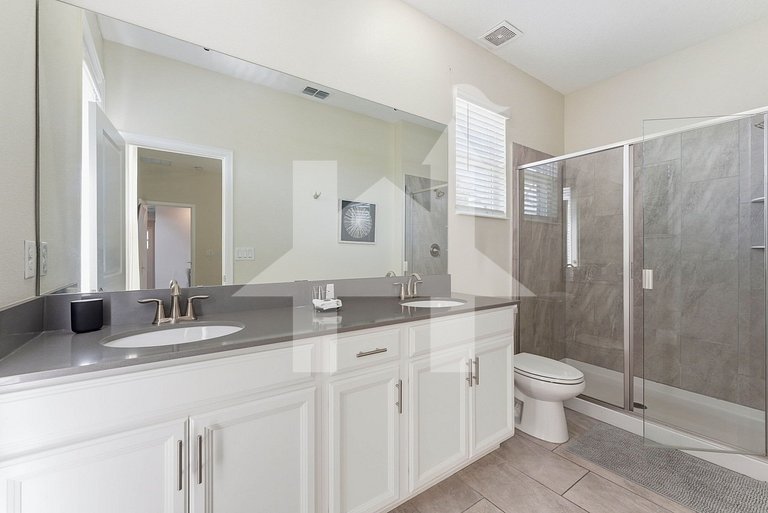 Vacation Home Near Disney, 5 bedrooms