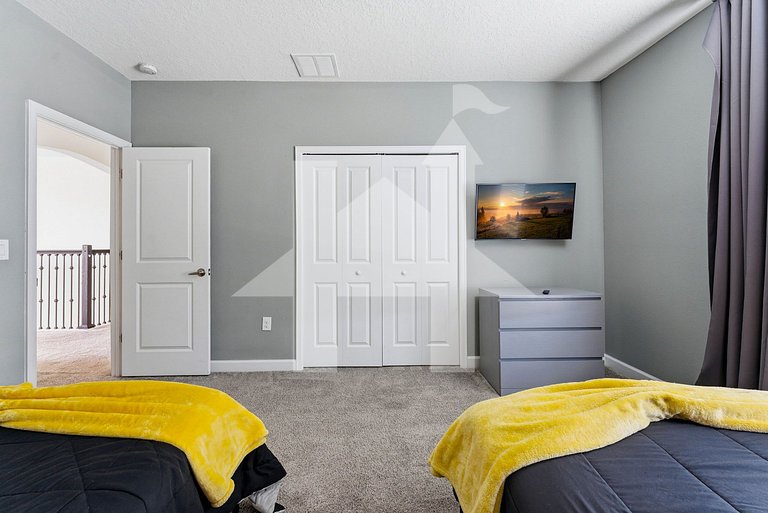 Vacation Home Near Disney, 5 bedrooms