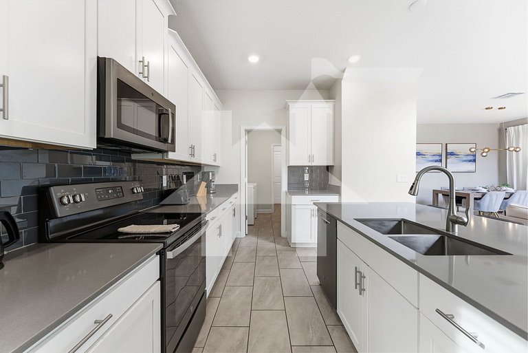 Vacation Home Near Disney, 5 bedrooms