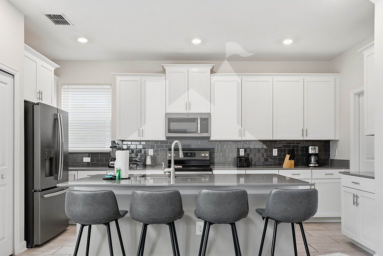 Vacation Home Near Disney, 5 bedrooms