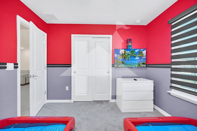 Vacation Home Near Disney, 5 bedrooms