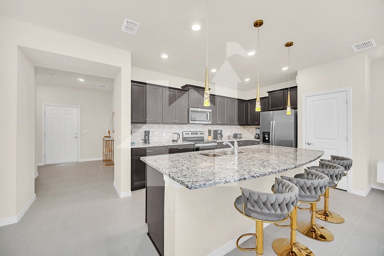 Vacation Home Near Disney, 5 bedrooms