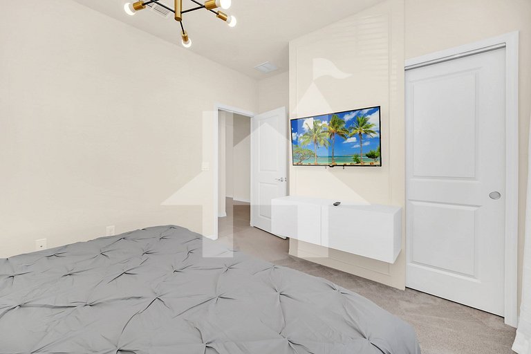 Vacation Home Near Disney, 5 bedrooms