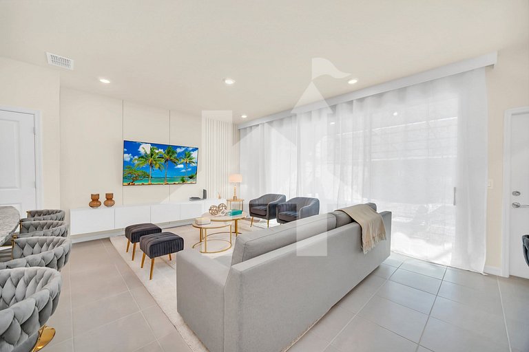 Vacation Home Near Disney, 5 bedrooms