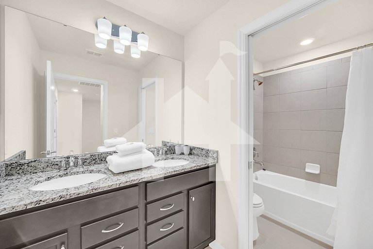 Vacation Home Near Disney, 5 bedrooms