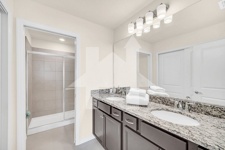 Vacation Home Near Disney, 5 bedrooms