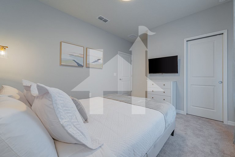 Vacation Home Near Disney, 5 bedrooms