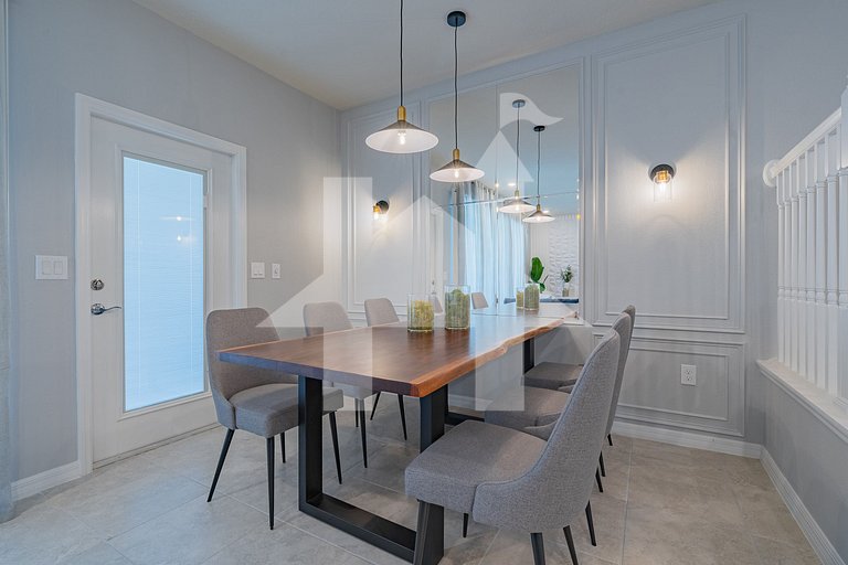 Vacation Home Near Disney, 5 bedrooms