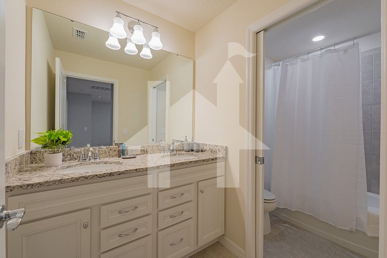 Vacation Home Near Disney, 5 bedrooms